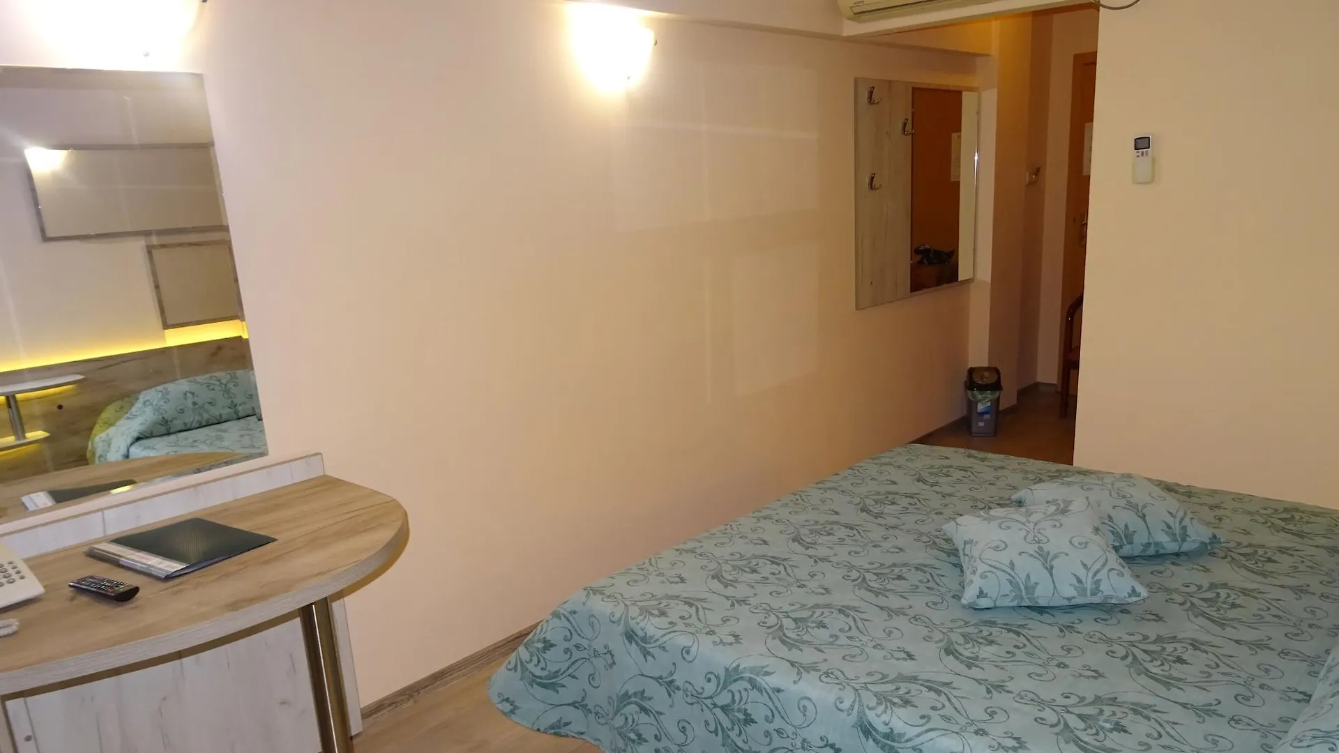 Victoria Hotel Varna 3*,